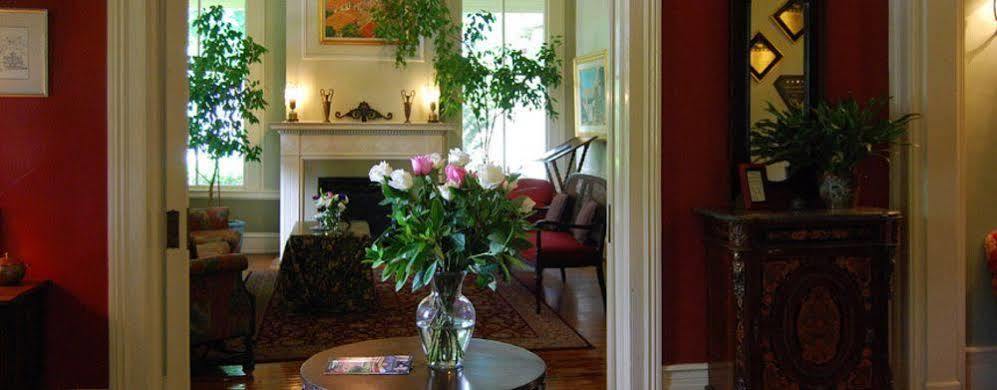 Rothschild Pound House Inn Columbus Extérieur photo