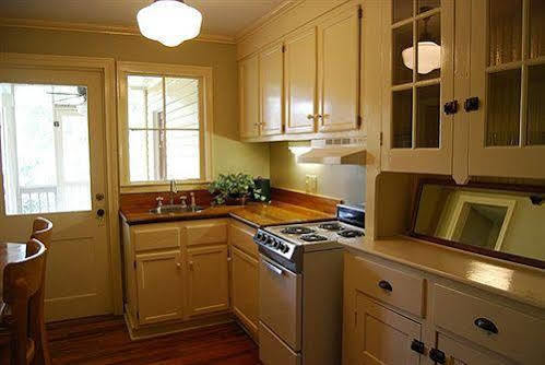 Rothschild Pound House Inn Columbus Extérieur photo