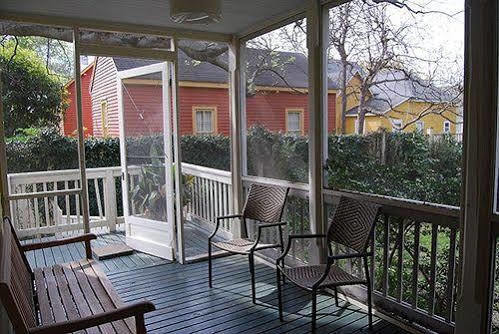 Rothschild Pound House Inn Columbus Extérieur photo