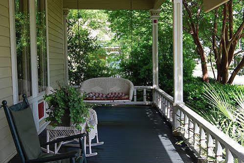 Rothschild Pound House Inn Columbus Extérieur photo