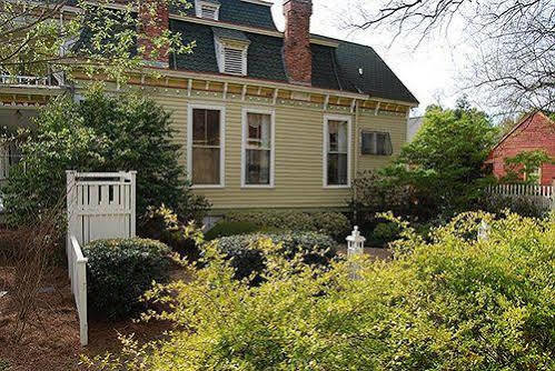 Rothschild Pound House Inn Columbus Extérieur photo